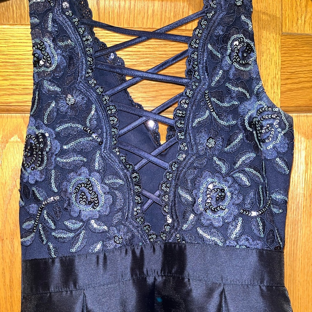 Prom dress - Picture 2 of 3